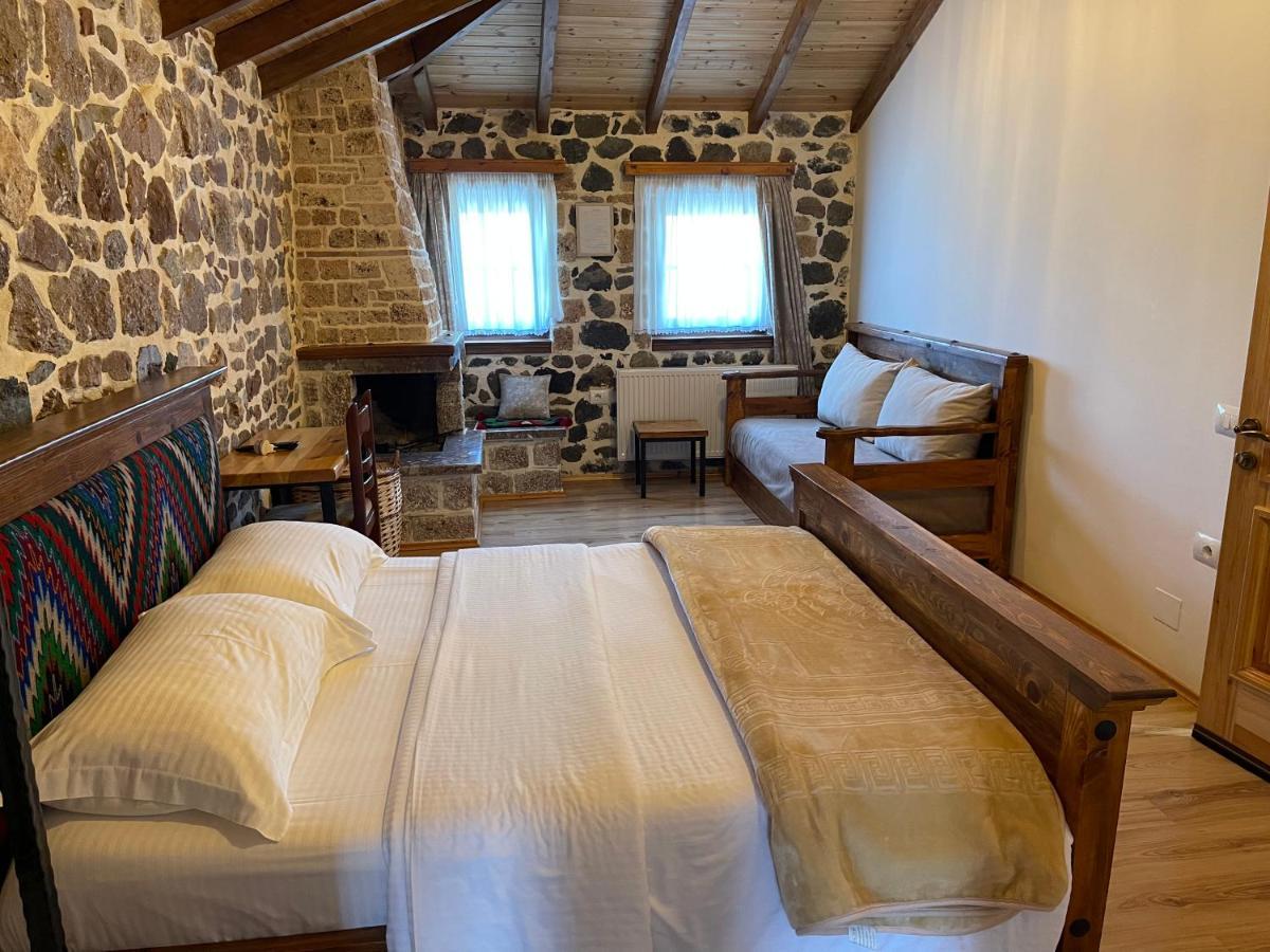 Bujtina Liana Voskopoje Hotel Ngoại thất bức ảnh