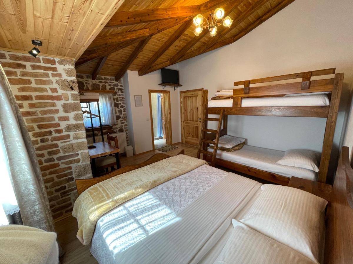 Bujtina Liana Voskopoje Hotel Ngoại thất bức ảnh
