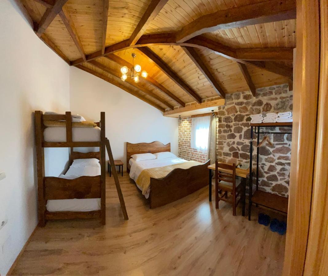Bujtina Liana Voskopoje Hotel Ngoại thất bức ảnh
