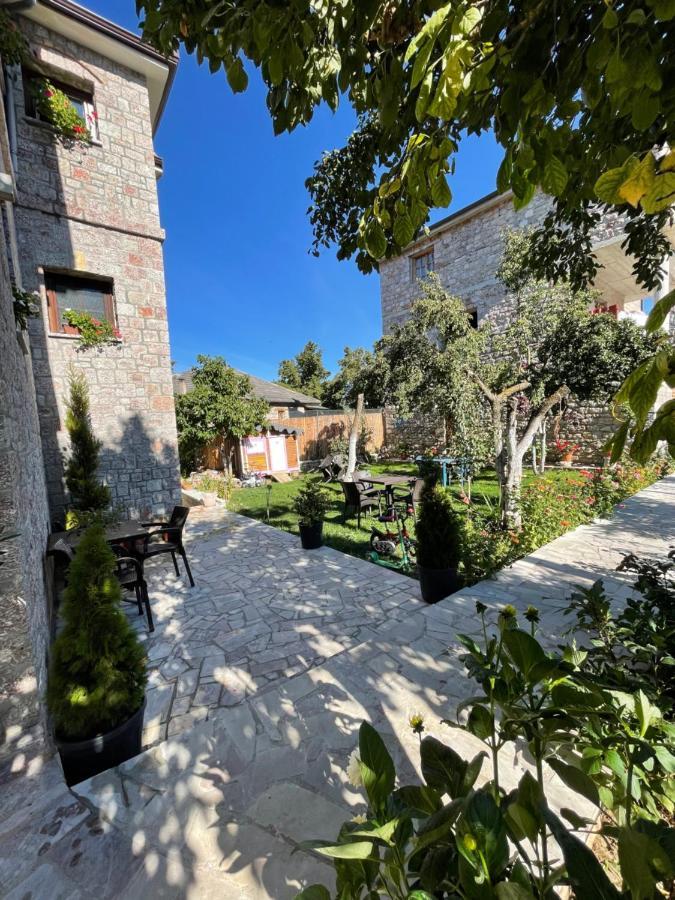Bujtina Liana Voskopoje Hotel Ngoại thất bức ảnh
