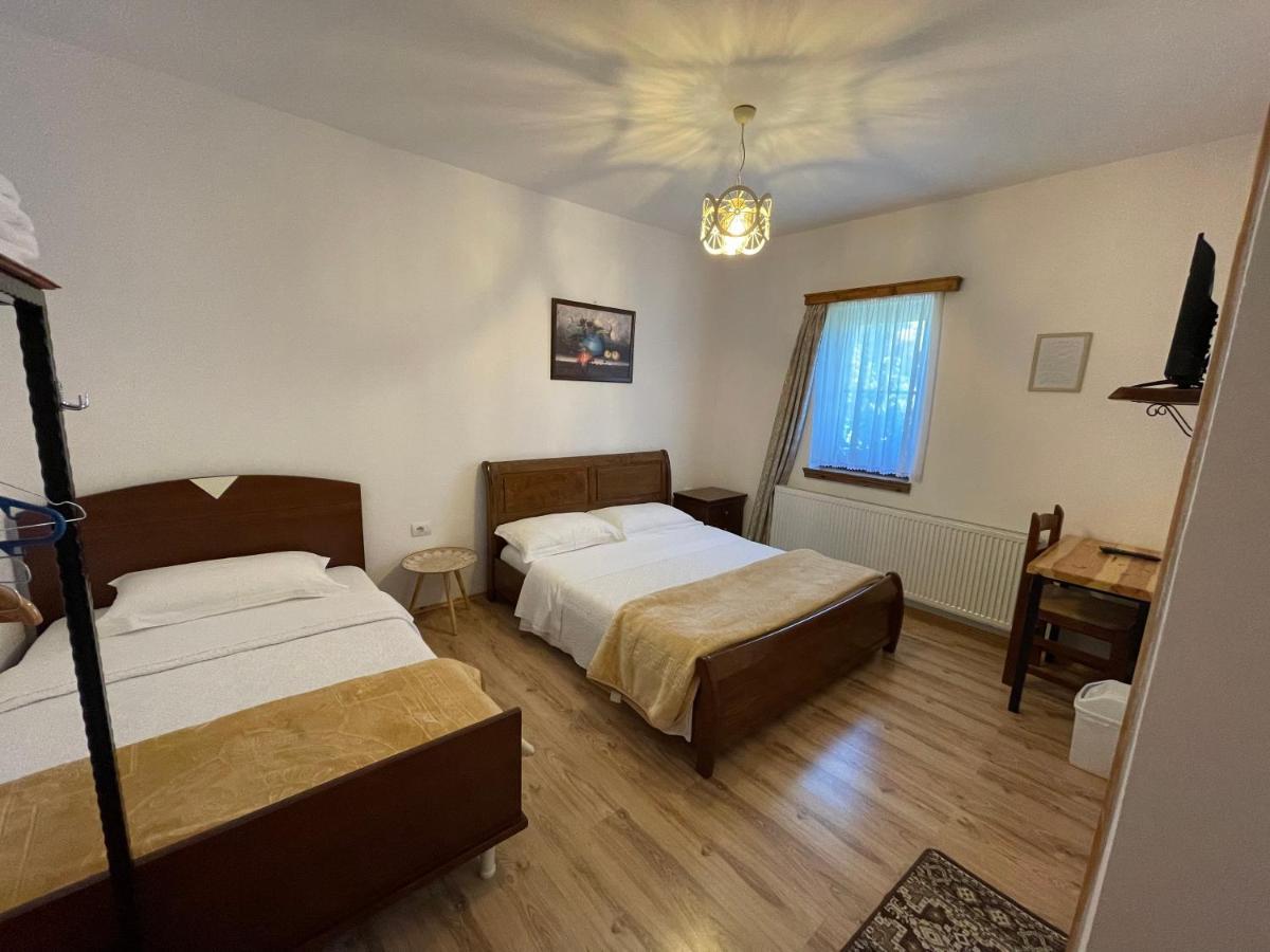 Bujtina Liana Voskopoje Hotel Ngoại thất bức ảnh