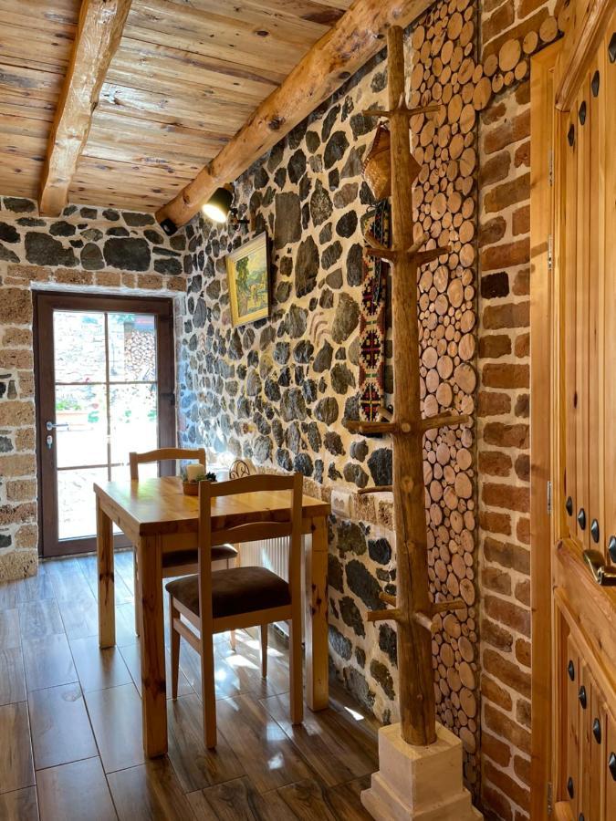 Bujtina Liana Voskopoje Hotel Ngoại thất bức ảnh