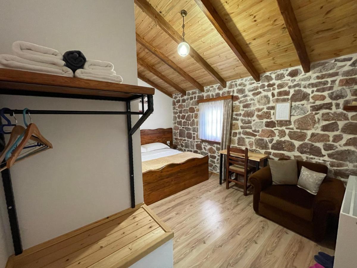 Bujtina Liana Voskopoje Hotel Ngoại thất bức ảnh
