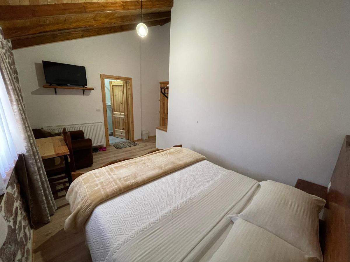 Bujtina Liana Voskopoje Hotel Ngoại thất bức ảnh