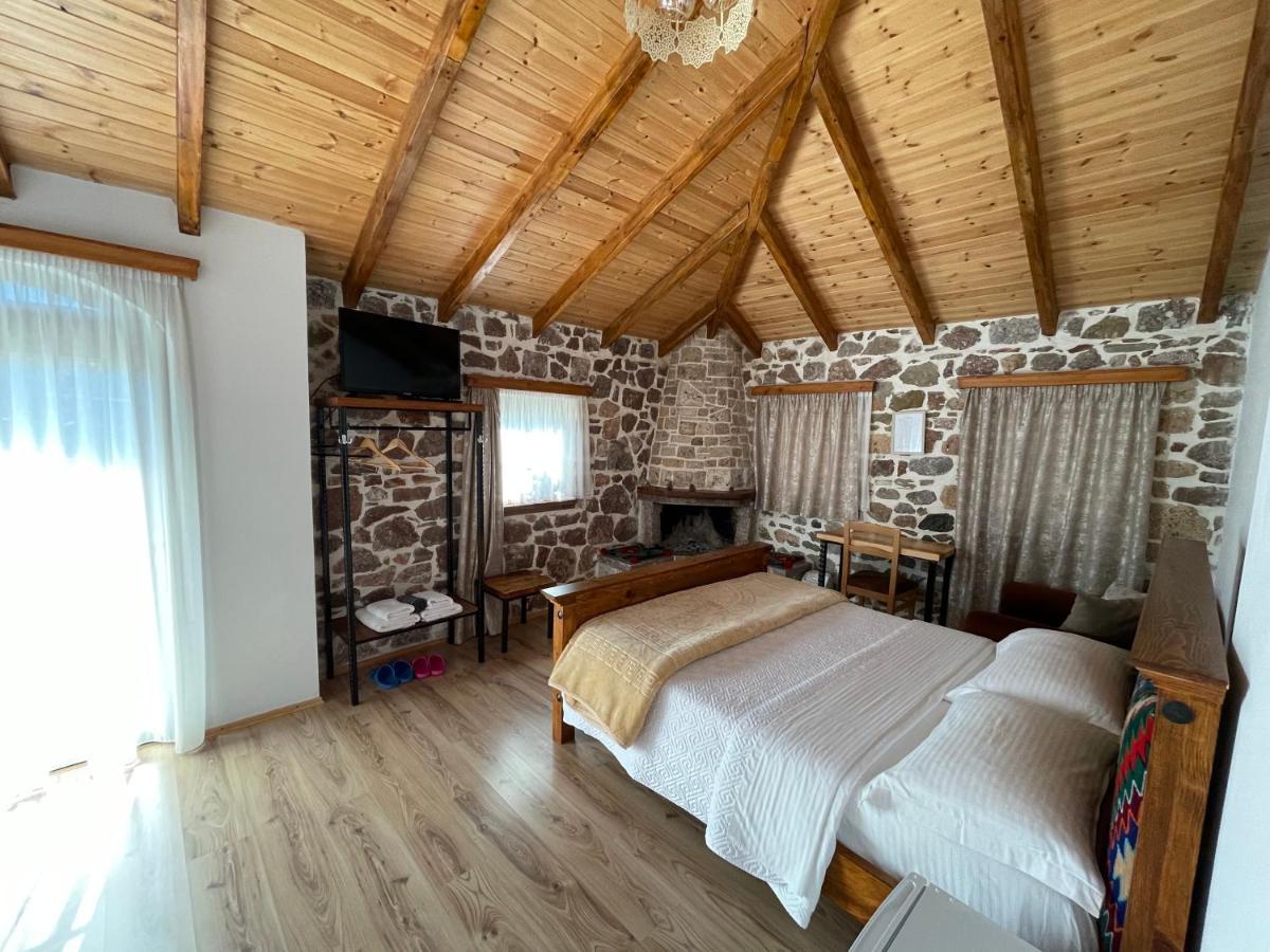 Bujtina Liana Voskopoje Hotel Ngoại thất bức ảnh