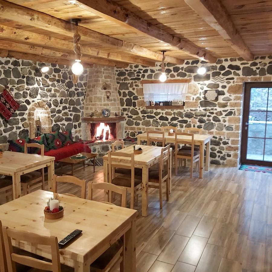 Bujtina Liana Voskopoje Hotel Ngoại thất bức ảnh