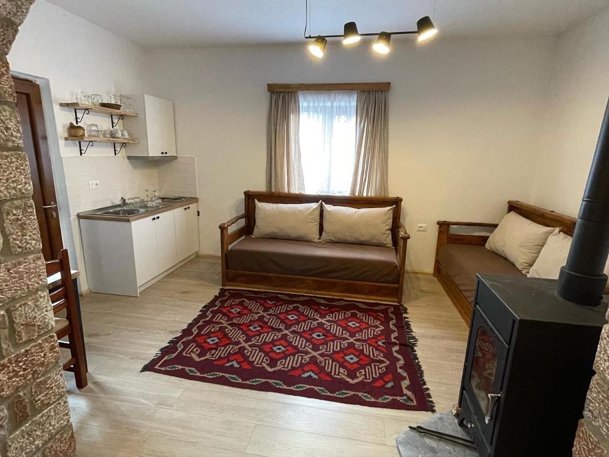 Bujtina Liana Voskopoje Hotel Ngoại thất bức ảnh