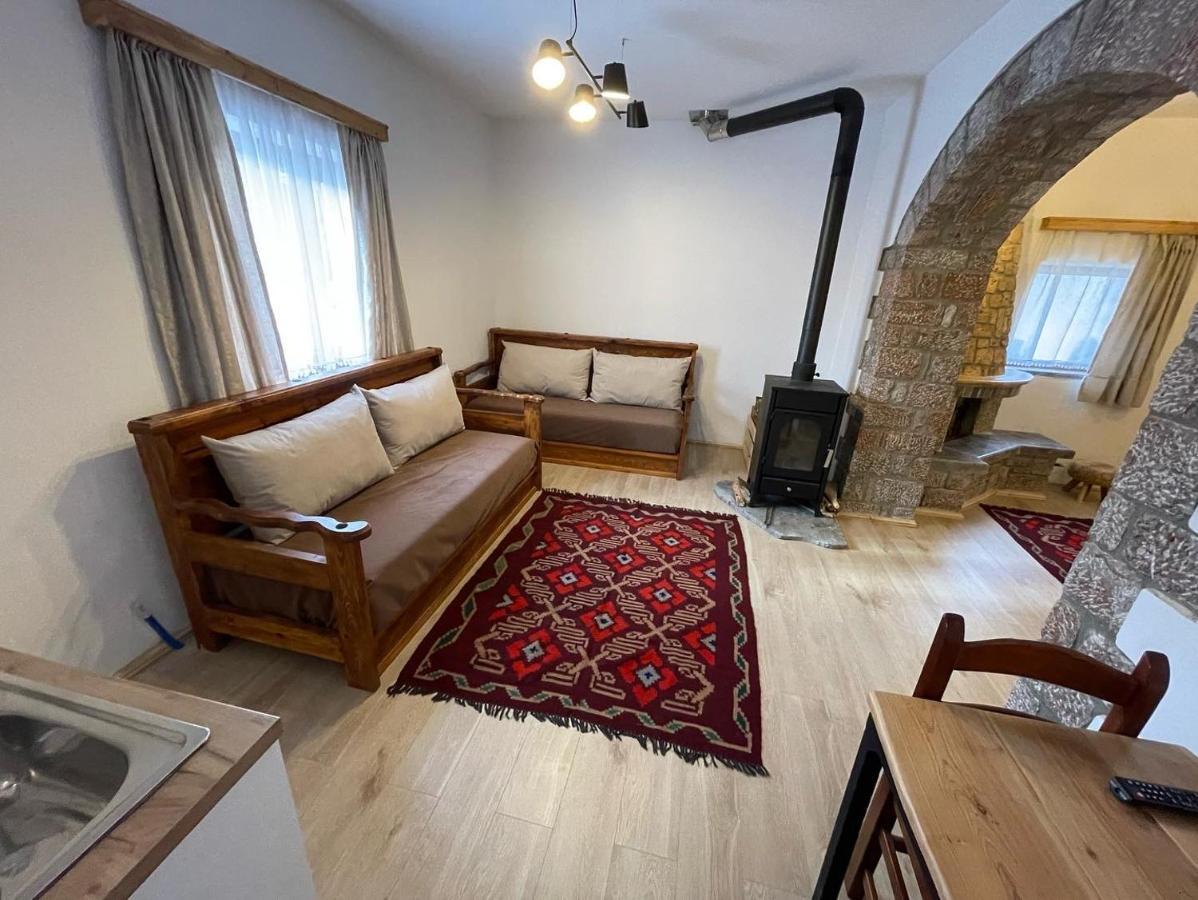 Bujtina Liana Voskopoje Hotel Ngoại thất bức ảnh