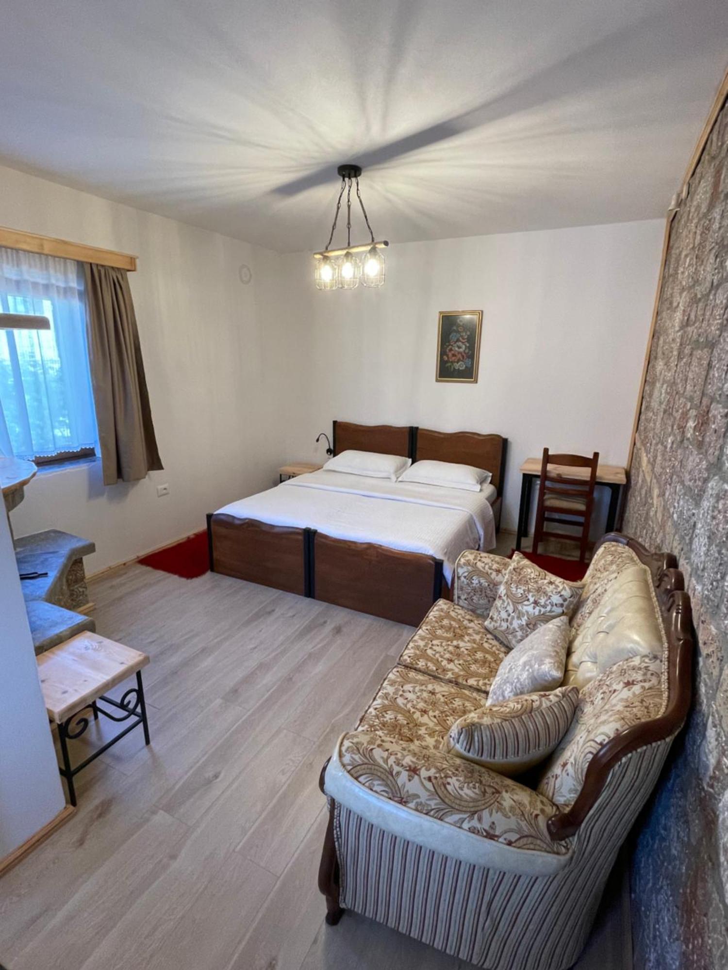 Bujtina Liana Voskopoje Hotel Ngoại thất bức ảnh